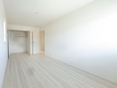 寝室・子供部屋に最適な明るい洋室