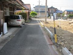 西側道路2ｍ