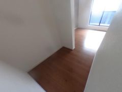 季節物の衣装もスッキリ収納できるWIC