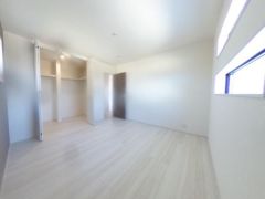 寝室・子供部屋に最適な明るい洋室