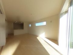 日当り良好な明るいリビング