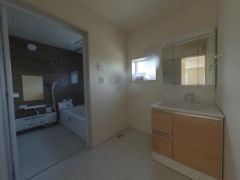 収納力と機能性にすぐれた洗面台