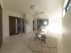 日当り良好な明るいリビング