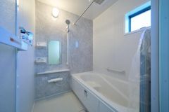 １日の疲れをいやす浴室は1坪以上