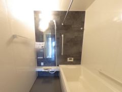 １日の疲れをいやす浴室は1坪以上