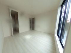 寝室・子供部屋に最適な明るい洋室