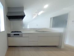 料理をしながら会話を楽しめる対面キッチン