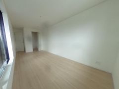 寝室・子供部屋に最適な明るい洋室