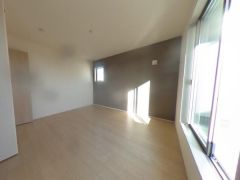 寝室・子供部屋に最適な明るい洋室