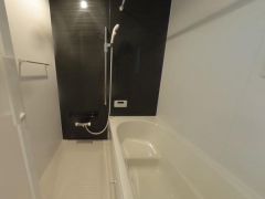 １日の疲れをいやす浴室は1坪以上