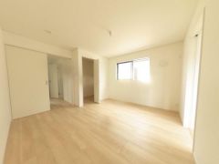 寝室・子供部屋に最適な明るい洋室