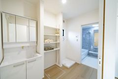 収納力と機能性にすぐれた洗面台