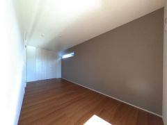 寝室・子供部屋に最適な明るい洋室