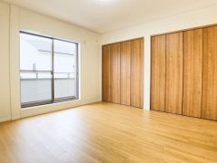 寝室・子供部屋に最適な明るい洋室