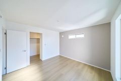 寝室・子供部屋に最適な明るい洋室