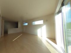 日当り良好な明るいリビング