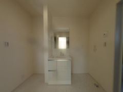 収納力と機能性にすぐれた洗面台