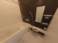 １日の疲れをいやす浴室は1坪以上