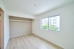寝室・子供部屋に最適な明るい洋室