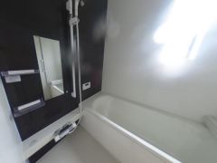１日の疲れをいやす浴室は1坪以上