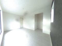 寝室・子供部屋に最適な明るい洋室