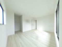寝室・子供部屋に最適な明るい洋室