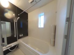 １日の疲れをいやす浴室は1坪以上