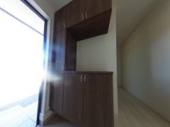 気持ちよく家族を迎えられる玄関収納付き