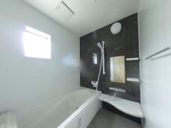 １日の疲れをいやす浴室は1坪以上