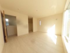 寝室・子供部屋に最適な明るい洋室