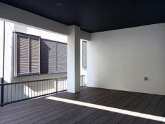 嬉しいウッドデッキ付き