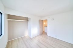 寝室・子供部屋に最適な明るい洋室