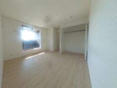 寝室・子供部屋に最適な明るい洋室