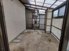天井、波板クリーニング済みの倉庫