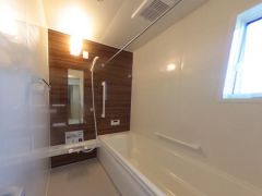 １日の疲れをいやす浴室は1坪以上