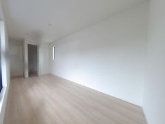 寝室・子供部屋に最適な明るい洋室