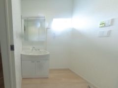 収納力と機能性にすぐれた洗面台