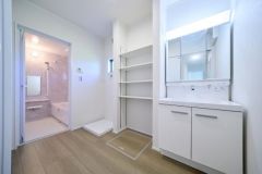 収納力と機能性にすぐれた洗面台