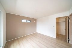 寝室・子供部屋に最適な明るい洋室