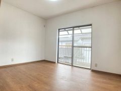 寝室・子供部屋に最適な明るい洋室