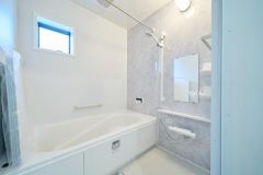 １日の疲れをいやす浴室は1坪以上