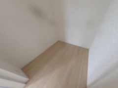 季節物の衣装もスッキリ収納できるWIC