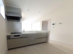 料理をしながら会話を楽しめる対面キッチン