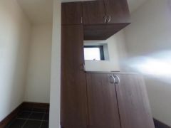 気持ちよく家族を迎えられる玄関収納付き