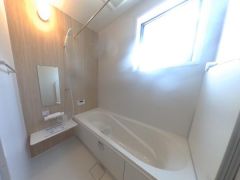 １日の疲れをいやす浴室は1坪以上