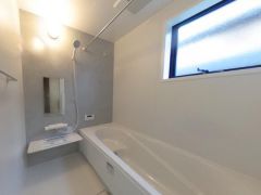 １日の疲れをいやす浴室は1坪以上