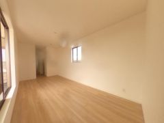 寝室・子供部屋に最適な明るい洋室