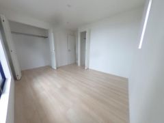 寝室・子供部屋に最適な明るい洋室