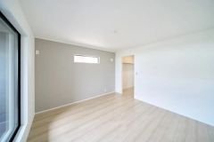 寝室・子供部屋に最適な明るい洋室
