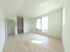 寝室・子供部屋に最適な明るい洋室